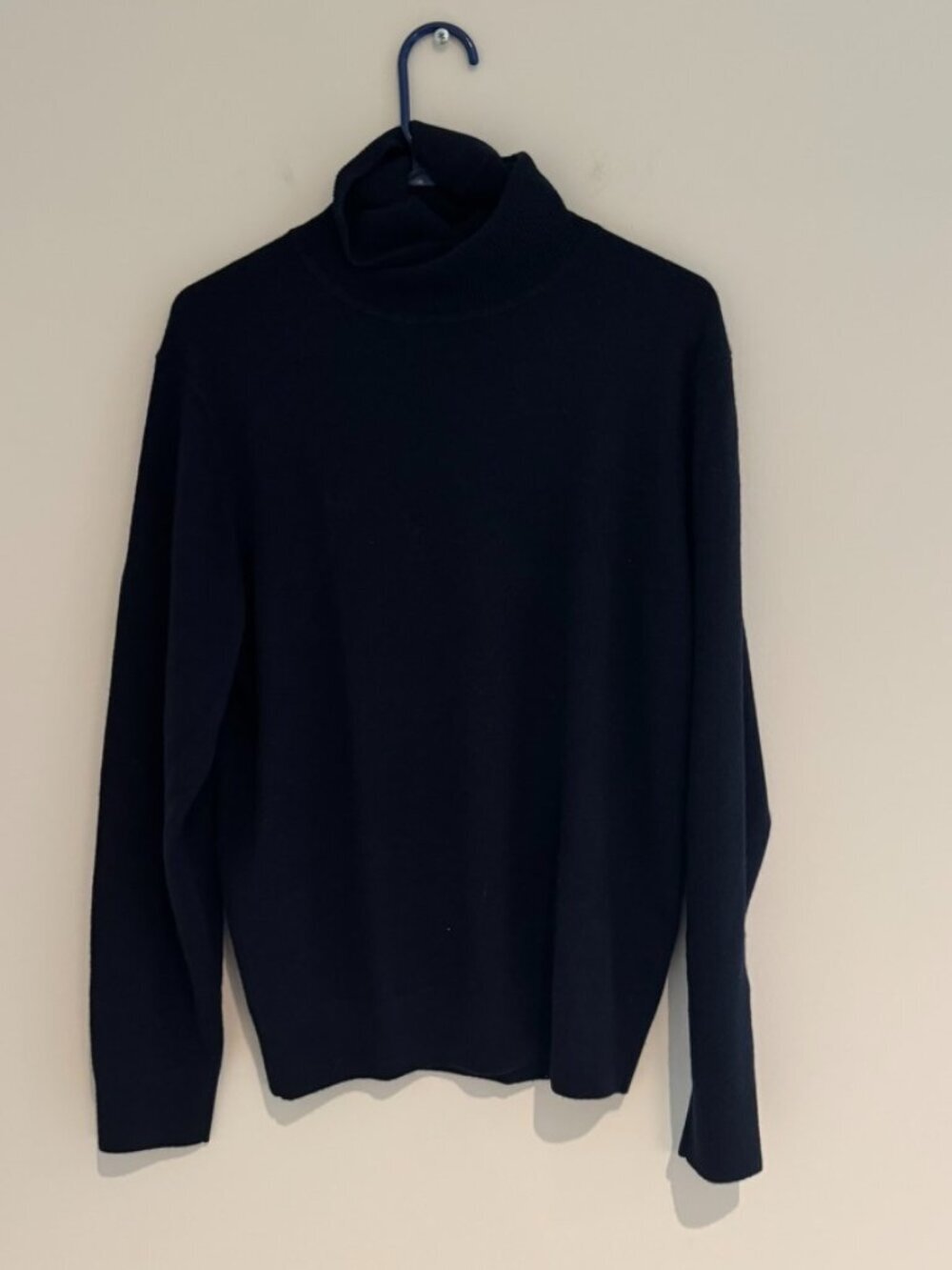Uniqlo Navy Cashmere Turtlenew Size Small Like New